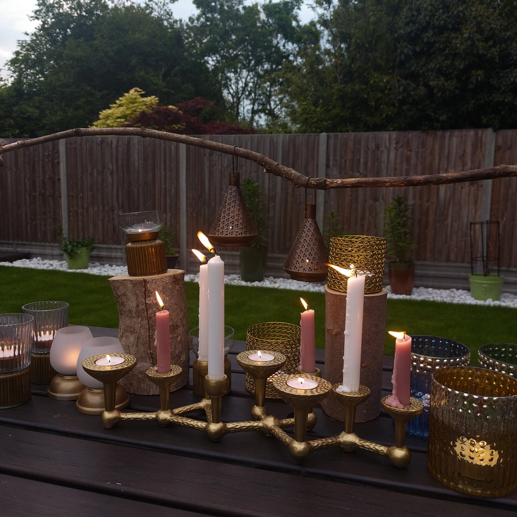 Sparkling Summer Decor with Candleholders' Glamour!